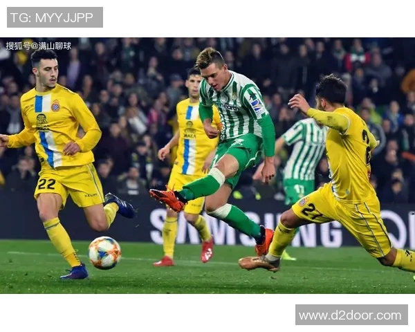 2011年欧冠经典对决皇马与巴萨的巅峰对决回顾与分析